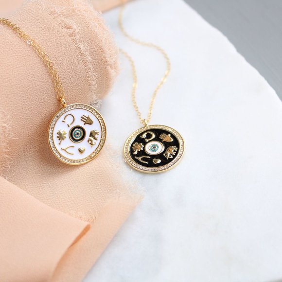 Crystal point necklace, floating rose quartz pendant necklace - Picture 4 of 5